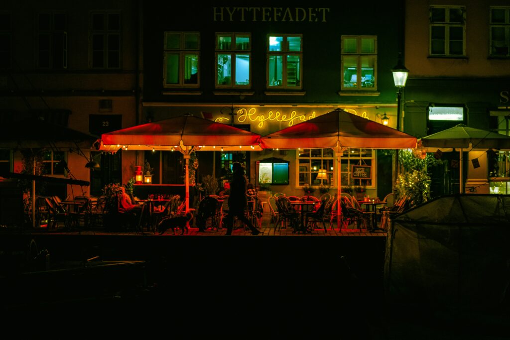 xplore the City Through Live Stand-Up Comedy